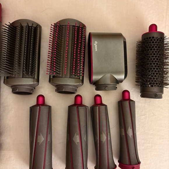 Dyson Airwrap with Attachments - Picture 2 of 2